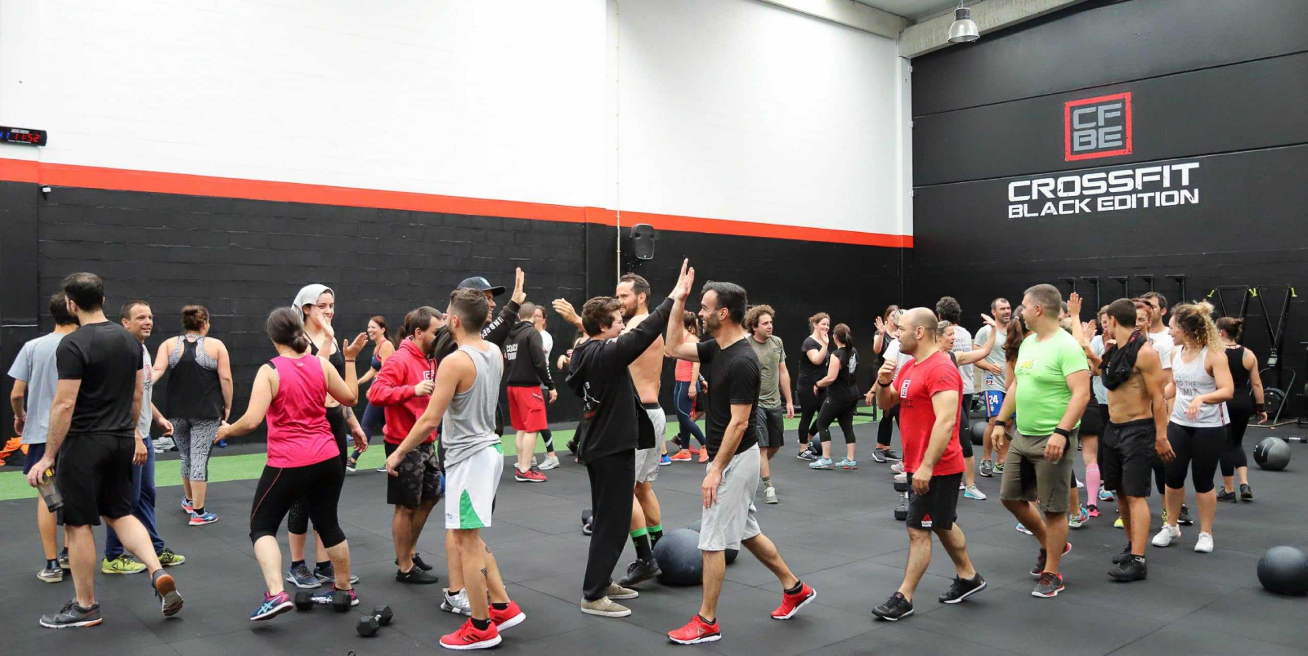 Members in a class at CrossFit Black Edition